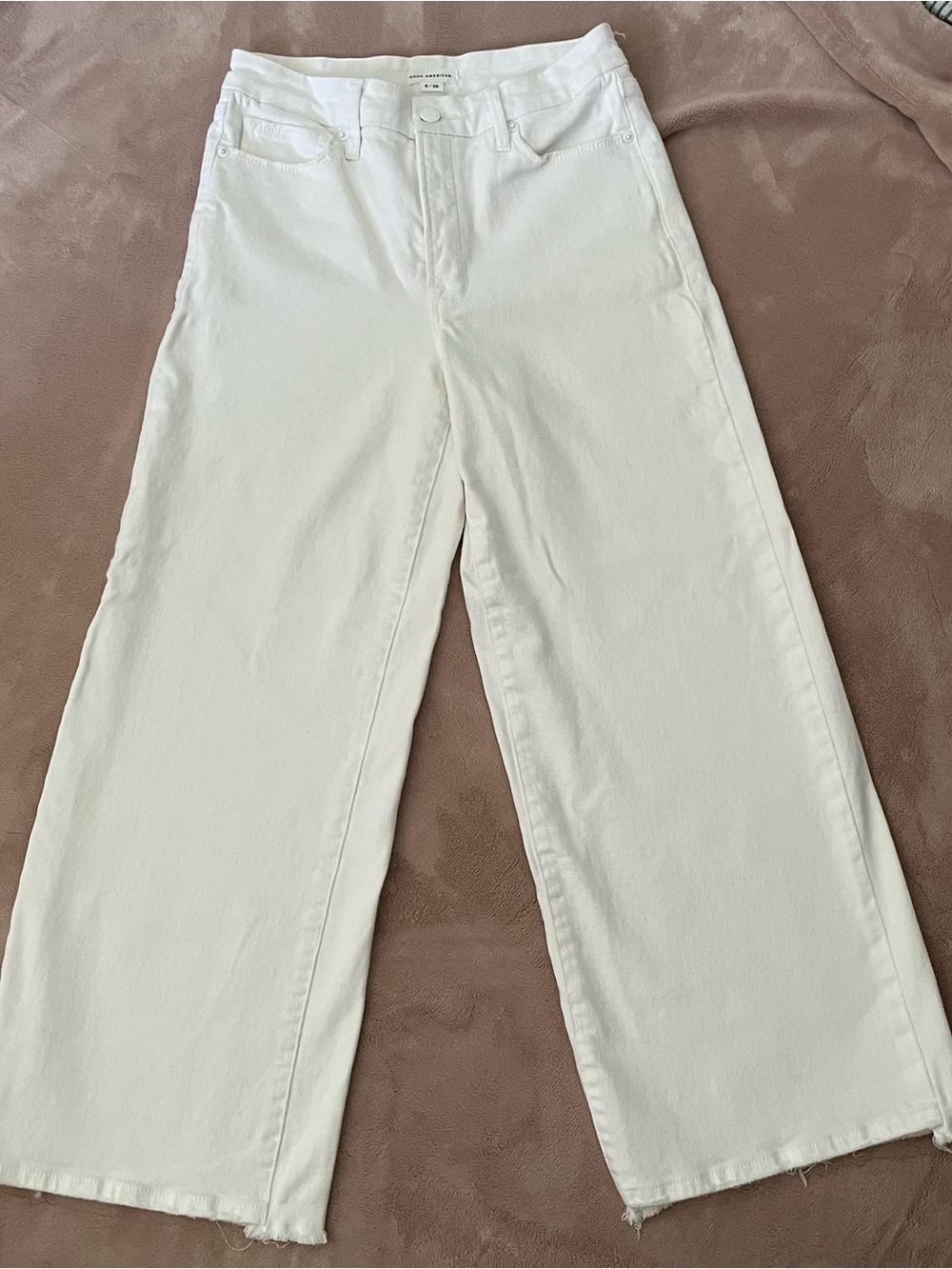 Good American White Wide-Leg Jeans with Frayed Hem
